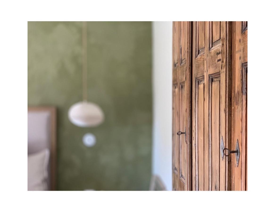 Bed and Breakfast Les Jardins De Sitaara Cucuron Esterno foto