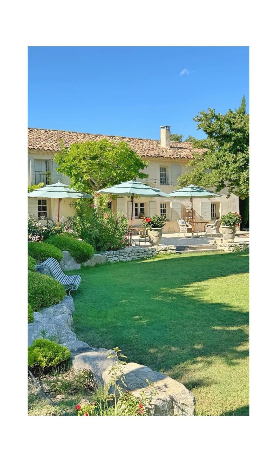 Bed and Breakfast Les Jardins De Sitaara Cucuron Esterno foto